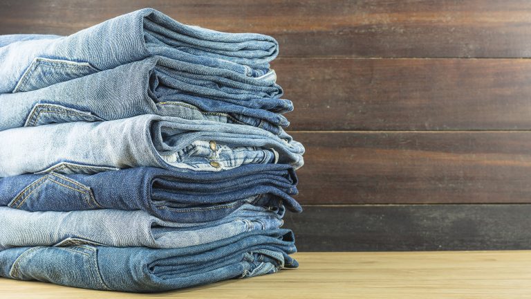 Retrospectiva: Tecido jeans com trama dupla e visual de malha
