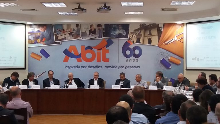 Sindivestuário marca presença em reunião da ABIT, que teve palestra do Ministro Henrique Meirelles