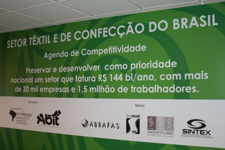Sindivestuário participou do encontro da Frente Parlamentar Mista em debate sobre prioridades do setor em 2018