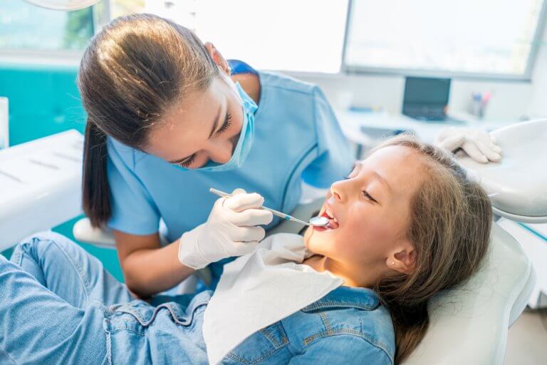 Atendimento gratuito de odontopediatria para crianças desfavorecidas